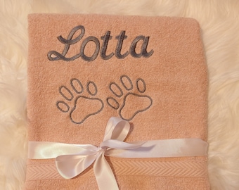 Handtuch für Hunde mit Namen bestickt Geschenk Welpe  Züchter  Hundehandtuch  Pfote Bestickung Welpenkäufer Personalisierung abtrocken