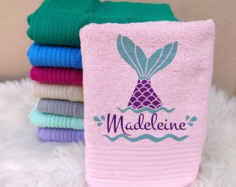 Handtuch Meerjungfrau mit Namen bestickt, Geschenk Handtuch Mädchen, Kinderhandtuch personalisiert, Schwanzflosse, Handtuch Monogramm, towel