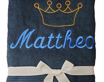 Serviette motif couronne avec nom brodé cadeau anniversaire serviette de main personnalisé enfants bébé garçon fille homme femme broderie