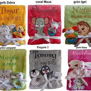 Couverture bébé brodée du nom ajout d'un hochet jouet chaussettes cadeau bébé baptême naissance fille garçon couverture cadeau bébé personnalisée image 6