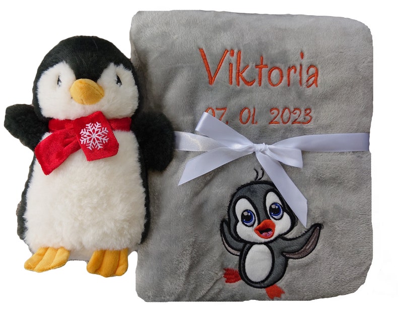 Set aus Babydecke mit Namen bestickt Spielzeug Baby Rassel Teddy Geschenk Taufe Geburt Erstausstattung Babyspielzeug Greifling Babyparty Pinguin