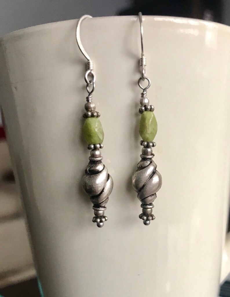 Sterling silver earrings Drop earrings Dangle earrings Vintage jade earrings Vintage beads earrings