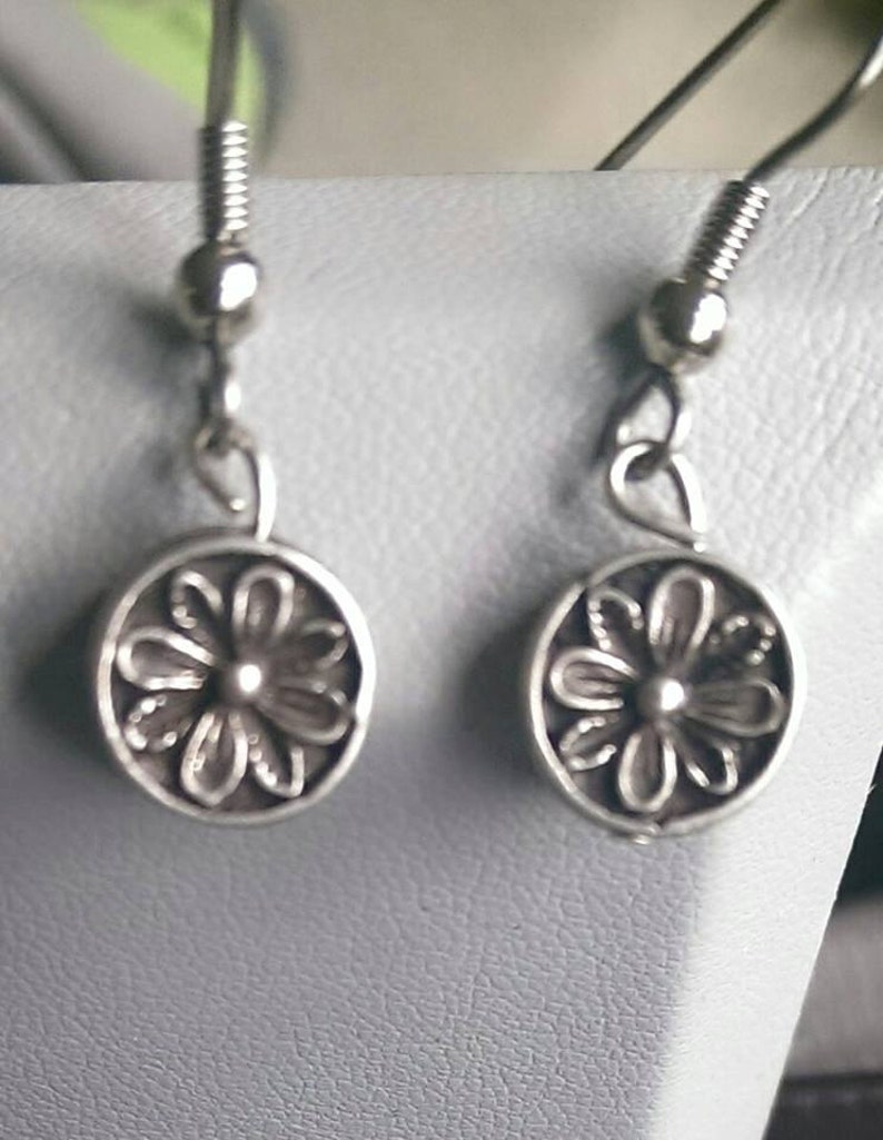 Silver-plated Daisy Earrings image 1