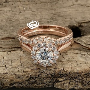 Round Cut Engagement Bridal Set 14K Rose Gold, Forever One Moissanite Round Cut Bridal Set, Halo Diamond Wedding Set,Diamond Halo Bridal Set