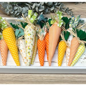 Lot de 3 carottes en tissu faites main, décoration de plateau à plusieurs niveaux Pâques/printemps, décoration d'intérieur, cadeau fait main