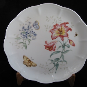 Made by LENOX : Butterfly Meadow pattern  11&quot; Dinner plate FRITILLARY  Excellent condition Check out our other items in this pattern