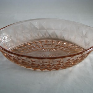 Windsor &quot;Diamond&quot; Pink Depression Glass Bowl 11 1/2&quot; Made by Jeannette glass co 1936-46 Boat shape Excellent condition