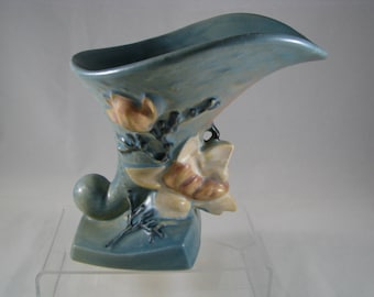 ROSEVILLE BLUE MAGNOLIA  Cornucopia 184-6" great vintage art pottery fresh to the market from a 50+ year old collection great condition