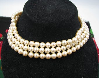 Liz Claiborne Necklace Pearls and gold tone finish 11 1/2" long plus 3" extender signed L.C.i excellent condition
