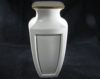LENOX Eternal pattern Gold trim vase 9" tall original label great design