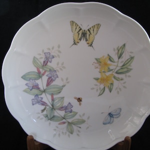 Made by LENOX : Butterfly Meadow pattern  11&quot; Dinner plate Swallow Tail  Excellent condition Check out our other items in this pattern