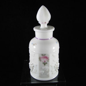 WESTMORELAND Paneled Grape Milk Glass with Roses & Bows Decoration #32 5oz Perfume Bottle Excellent condition