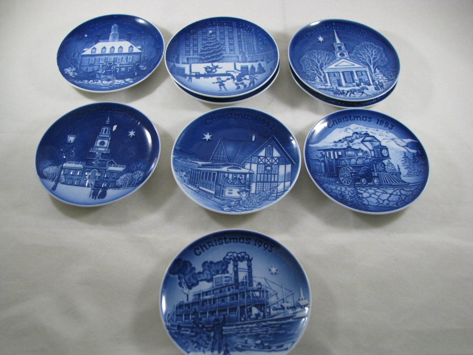 Bing and Grondahl Christmas in America Plates - Etsy