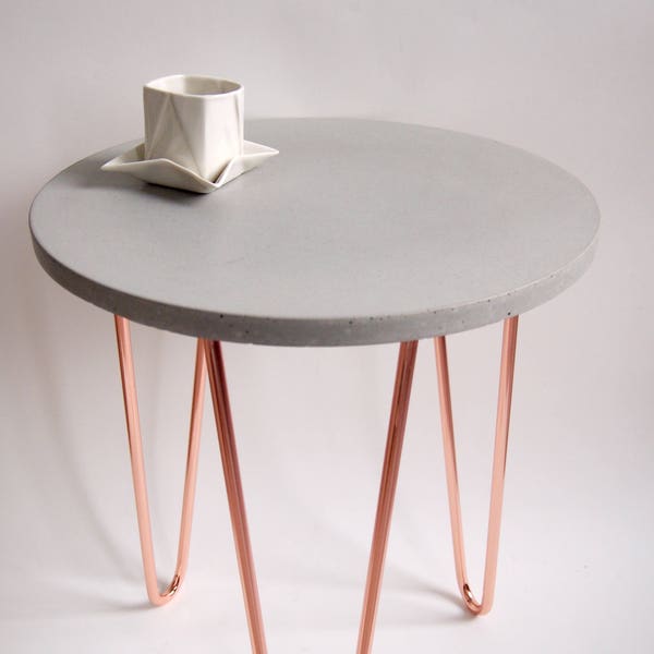 Ofstellen - concrete side table consisting of a handmade concrete table top and a steel frame, highlight for your living room