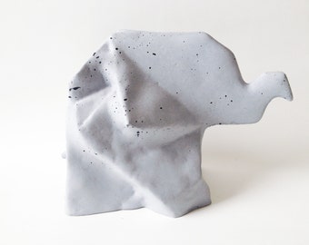 Betonnen olifantenfiguur in origami-design, dier en stijlvolle betonnen decoratie voor huis, tuin en balkon, deurstopper of boekensteun
