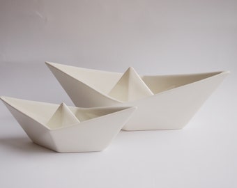 Bootjen - Origami boat bowl in Paper Boat Design and two different sizes, maritim decoration, white porcelain jewelry dish