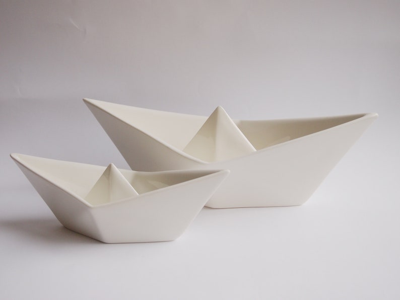 Bootjen Origami boat bowl in Paper Boat Design and two different sizes, maritim decoration, white porcelain jewelry dish image 1