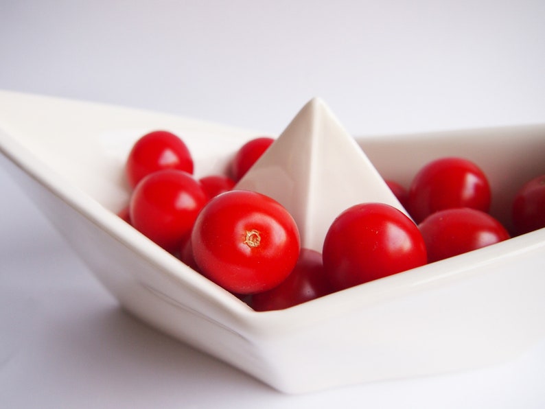 Bootjen Origami boat bowl in Paper Boat Design and two different sizes, maritim decoration, white porcelain jewelry dish image 6