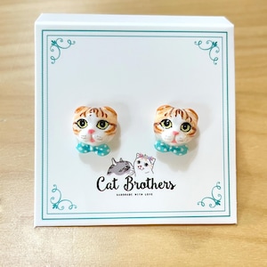 Scottish Fold Katzenohrringe, Katzenohrstecker, Braun getigerte Katzenohrringe, Polymer Clay Katze, Katzenskulptur, Geschenke für Katzenliebhaber