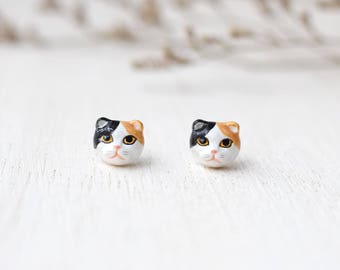 Pendientes de gato Scottish Fold, pendientes de botón de gato, pendientes de arcilla polimérica Scottish Fold, joyería de gato hecha a mano, regalo para amantes de los gatos