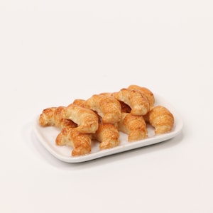 Miniature Croissant on Ceramic Plate, 1:12 Scale Miniature Croissant, Dollhouse Bakery, Tiny Croissant, Miniature food, Dollhouse food