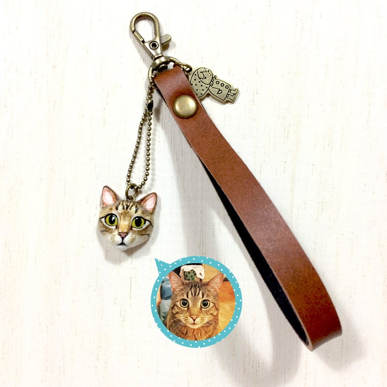 Custom Cat & Dog Portrait Keychains, Leather Keychain with your cat pendant, Custom Cat Keychain, Personalized Cat Keychain, Cat Memorial, Custom cat and dog portrait keychain, handmade leather keychain with personalized pet pendant, sculpted polymer clay cat keychain, pet memorial gift, custom pet keepsake