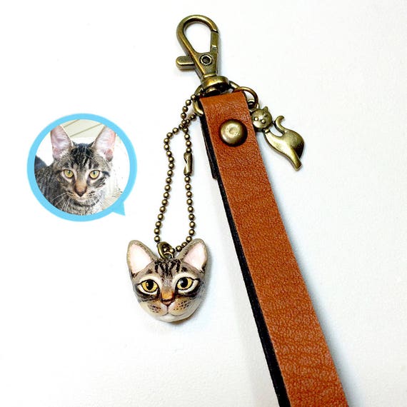 Custom Cat & Dog Portrait Keychains, Leather Keychain with your cat pendant, Custom Cat Keychain, Personalized Cat Keychain, Cat Memorial