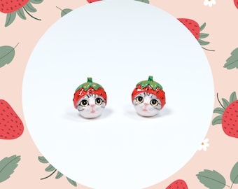 Pendientes de gato con fresa, pendientes de gato, pendientes de fresa, gato de arcilla polimérica, escultura de gato, regalos para amantes de los gatos