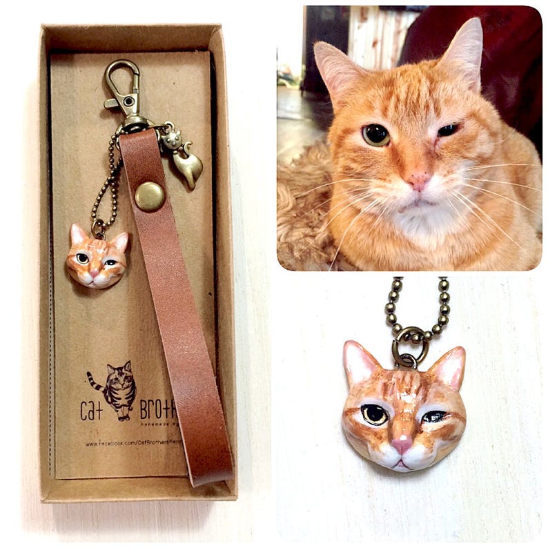 Custom Cat & Dog Portrait Keychains, Leather Keychain with your cat pendant, Custom Cat Keychain, Personalized Cat Keychain, Cat Memorial, Custom cat and dog portrait keychain, handmade leather keychain with personalized pet pendant, sculpted polymer clay cat keychain, pet memorial gift, custom pet keepsake