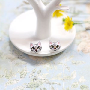 American Shorthair cat Earrings, Cat Stud Earrings, polymer clay cat, cat sculpture, miniature cat earrings, cat lover gifts