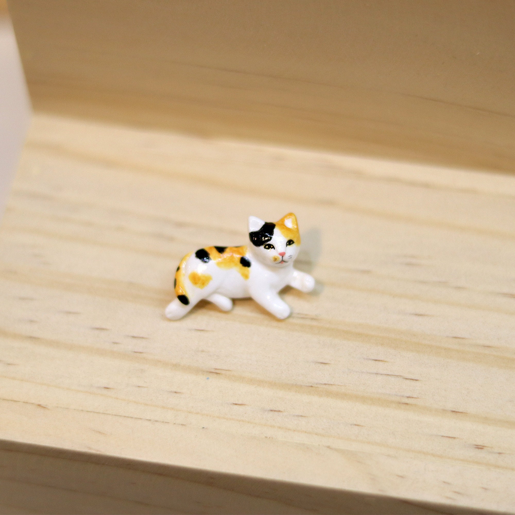Calico Cat Laying Down Brooch, Laying Calico Cat Brooch, Calico