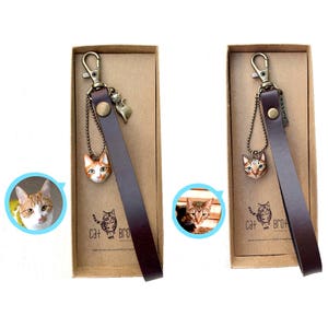 Custom Cat & Dog Portrait Keychains, Leather Keychain with your cat pendant, Custom Cat Keychain, Personalized Cat Keychain, Cat Memorial, Custom cat and dog portrait keychain, handmade leather keychain with personalized pet pendant, sculpted polymer clay cat keychain, pet memorial gift, custom pet keepsake