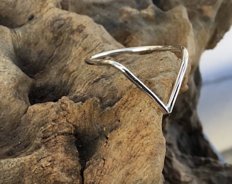 V ring,wishbone ring,knuckle Ring,pointed ring