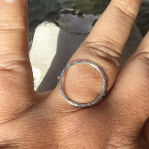 Hammered circle silver ring,Open silver ring,Infinity silver ring,Everyday silver ring,Modern ring