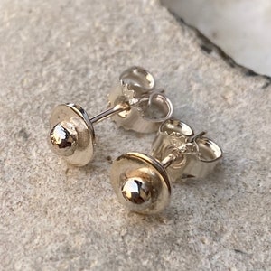 silver dot earrings,round flat disc earrings,silver plate earrings,minimalist earrings