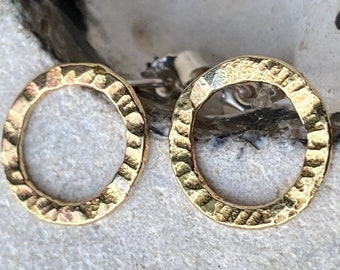 Open circle brass studs, brass hoop earrings, hammered Brass circle earrings,Hammered round brass studs