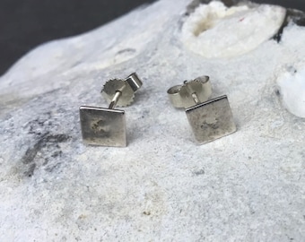 square silver earrings,hammered Quadrat silver studs,Men studs, square studs  1,1 x 1,1 cm