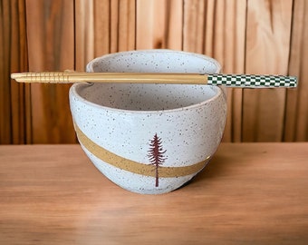 Artisan-Crafted Speckled White 16-Ounce Ramen Bowl with Douglass Fir Tree Art and Coordinating Chopsticks - Exquisite Dining Experience