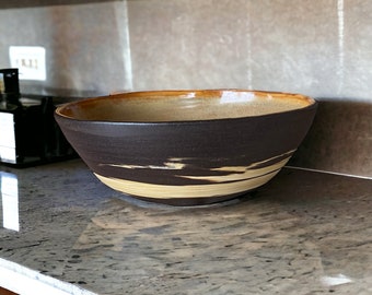 Black and Gold Agateware Clay Large Serving Pottery Bowl: Elegant Centerpiece for Stylish Entertaining