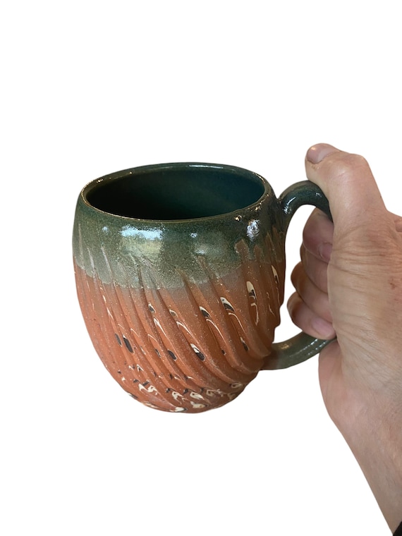 Handmade 16 oz - Agateware Carved Stoneware Coffee Mug: Cinnamon Glaze