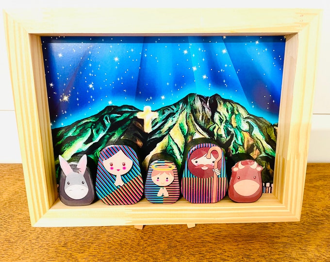 Nativity in a BOX Cruz Diez    .Beautiful  Nativity  Scene with colorful wood box handmade by Venezuelan artist. 5 pieces + box + Stand