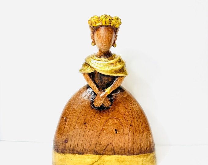 Frida Kahlo handmade in Venezuela . Natural Wood Statue. 10  inches x 5 inches