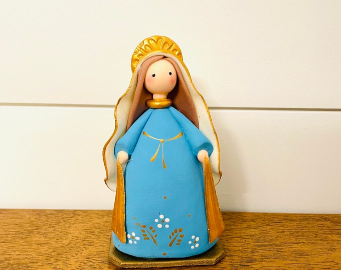 Virgen Milagrosa - Miraculous Virgin Handmade, Small Size and paint by Venezuelan artist. 5.5  inches aprox