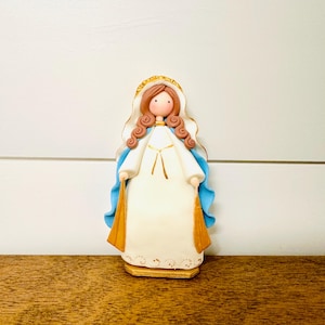 Virgen Milagrosa - Miraculous Virgin Handmade, Small Size and paint by Venezuelan artist. 5.5  inches aprox