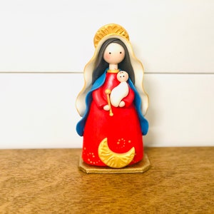 Virgen de Chiquinquirá Hecha a mano, Tamaño Pequeño y pintura por artista venezolano. 5,5 pulgadas aproximadamente
