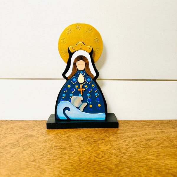 Wooden Virgin Mary  "Virgen del Valle"  hand painted with pointillism technique from Venezuelan Artist.  Aprox 8 inches