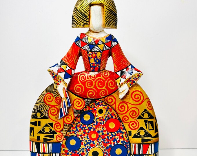 MENINA  - Roco  handmade in Venezuela . Wood Statue. 11 inches x 9 inches