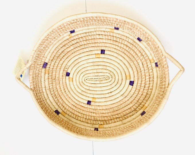 Big Warao Indian/Aboriginal  Basket/ Plate  (Delta del Orinoco, Venezuela) Aprox 18 x 14 Inches