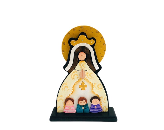 Wooden Virgin Mary  "Virgen de Fatima"  hand painted with pointillism technique from Venezuelan Artist.  Aprox 8 inches