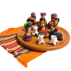 Medium  Guatemala - Mayan Nativity  set 12 . Handmade in Clay and traditional clothes.